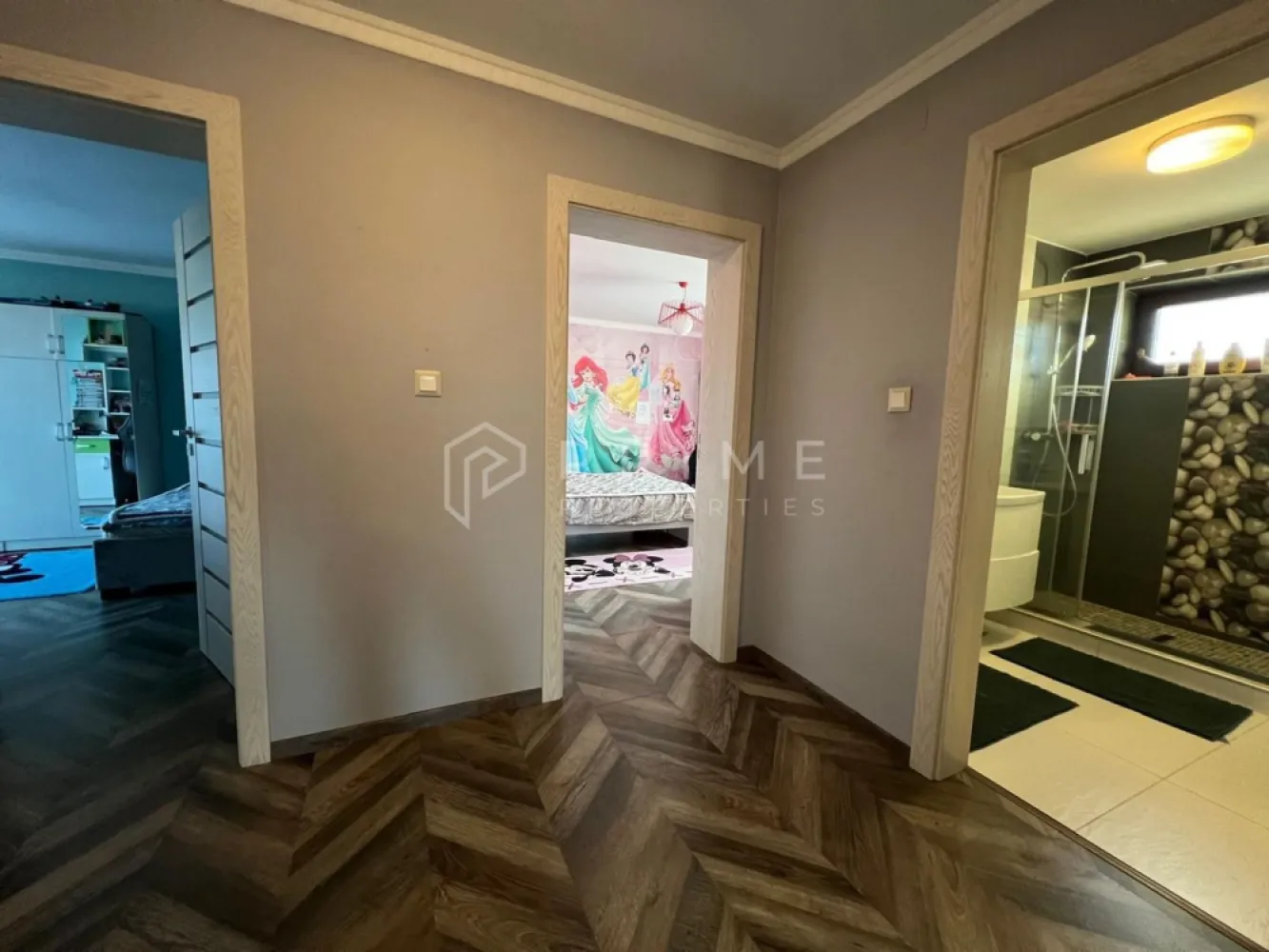 Vilă individuală premium | 730 mp teren | 4 dormitoare | Garaj