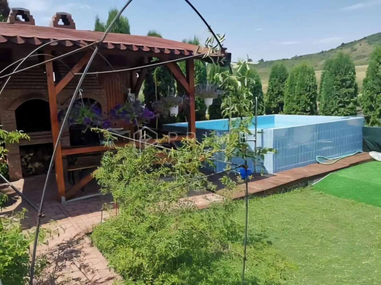 Casă individuală 310mp utili, 8 camere, piscină