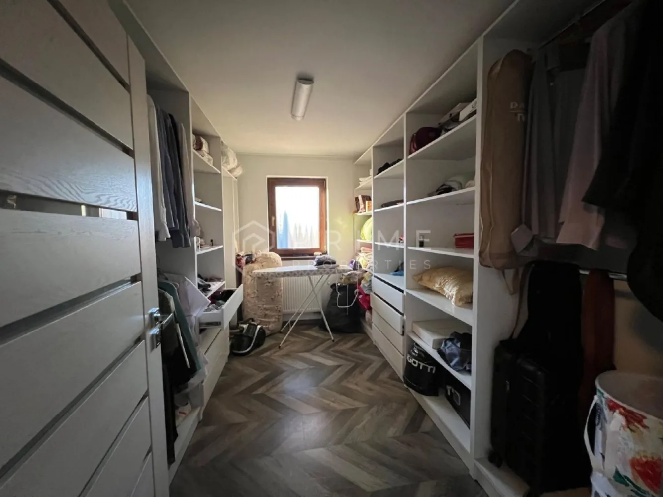 Vilă individuală premium | 730 mp teren | 4 dormitoare | Garaj