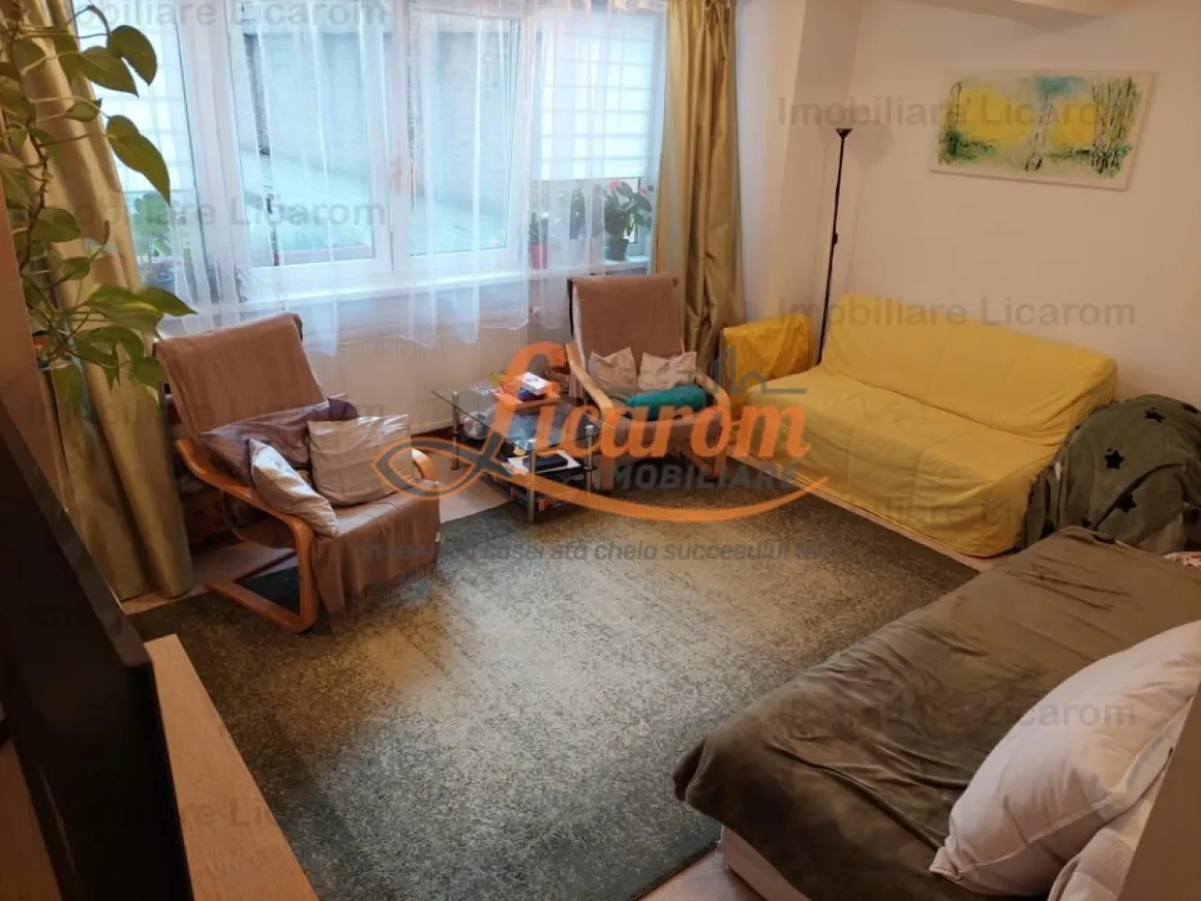 EUROPE RESIDENCE -apartament 2 camere cochet, Avram Iancu. - Licarom Imobiliare propune spre vanzare un apartament , decomandat in zona Blumana str Avram Iancu apropierea magazinului Kaufland,in Complexul EUROPE RESIDENCE.
Apartamentul este foarte cochet cu 2 camere compus dintr-un dormitor micut, un living confortabil, bucatarie, hol, baie mare cu cada si debara.
Apartamentul este situat la parterul blocului,vederea fiind spre curtea interioara a blocului,astfel avand intimitate.
Este ideal pentru a fi folosit in REGIM HOTELIER de INCHIRIERE ,LOCUINTA sau pentru BIROU 
Pretul este 92000 euro.
Pentru mai multe informatii si vizionari,nu ezitati sa ne contactati la telefon 0723985424 Consultant imobiliar Liliana si 0741059397 Consultant imobiliar Calin