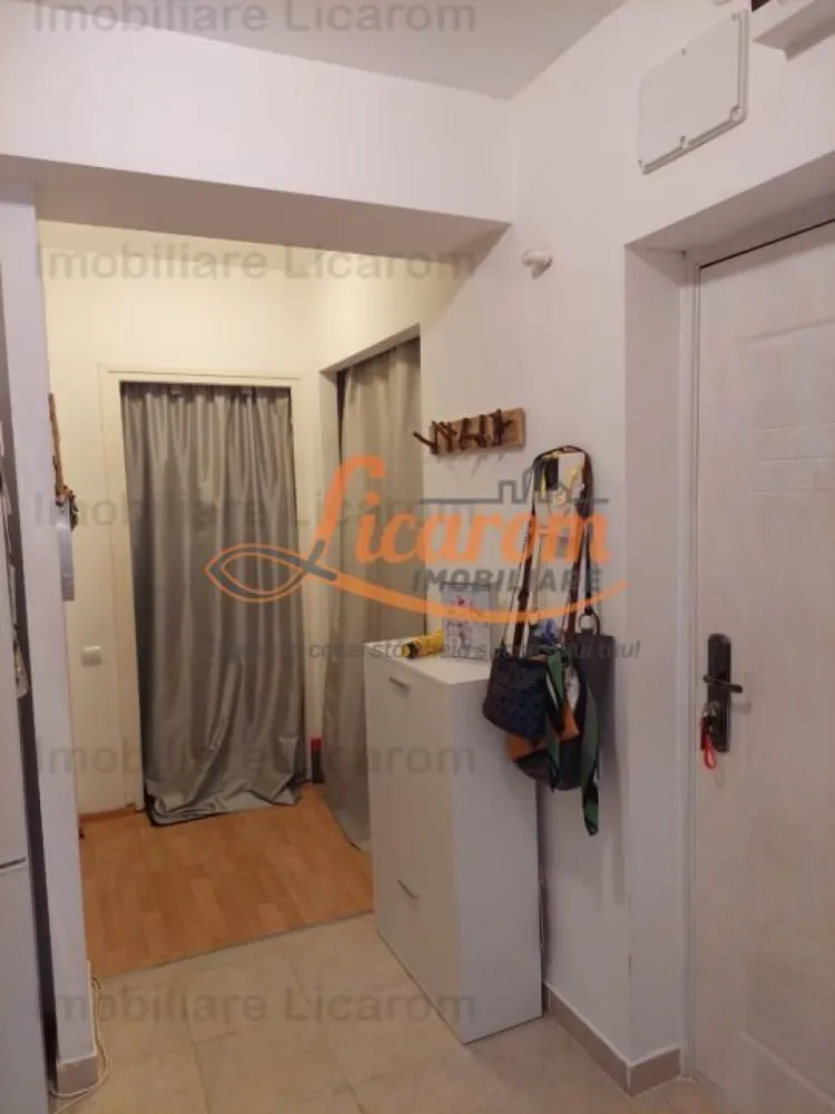 EUROPE RESIDENCE -apartament 2 camere cochet, Avram Iancu. - Licarom Imobiliare propune spre vanzare un apartament , decomandat in zona Blumana str Avram Iancu apropierea magazinului Kaufland,in Complexul EUROPE RESIDENCE.
Apartamentul este foarte cochet cu 2 camere compus dintr-un dormitor micut, un living confortabil, bucatarie, hol, baie mare cu cada si debara.
Apartamentul este situat la parterul blocului,vederea fiind spre curtea interioara a blocului,astfel avand intimitate.
Este ideal pentru a fi folosit in REGIM HOTELIER de INCHIRIERE ,LOCUINTA sau pentru BIROU 
Pretul este 92000 euro.
Pentru mai multe informatii si vizionari,nu ezitati sa ne contactati la telefon 0723985424 Consultant imobiliar Liliana si 0741059397 Consultant imobiliar Calin