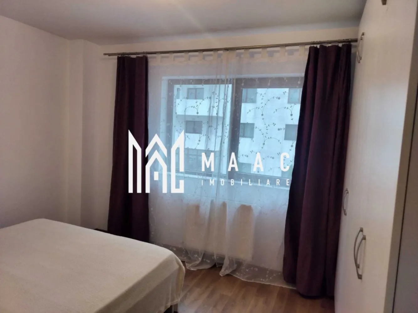 Apartament 2 camere I Doamna Stanca I Etaj 1 - MAAC Imobiliare vă propune spre închiriere un apartament modern cu 2 camere, situat în Șelimbăr, în apropiere de Kaufland și centrul comercial.

 Detalii proprietate
Suprafață utilă: aproximativ 46 mp
Etaj: 1
Compartimentare: living cu bucătărie open-space, dormitor separat
Baie modernă cu duș walk-in (fără cadă)
Balcon generos

 Dotări
Complet mobilat și utilat
Luminos și bine întreținut
Pregătit pentru mutare imediată

 Avantaje
1 loc de parcare inclus
Zonă excelentă, aproape de Kaufland și centre comerciale
Acces rapid către Sibiu
Aproape de magazine, transport și puncte de interes
📞 Pentru mai multe detalii și programarea unei vizionări, menționați telefonic ID-ul anunțului: CP3088234
