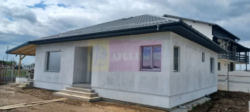 Săbăreni, casă nouă parter 137 mp, curte 400 mp