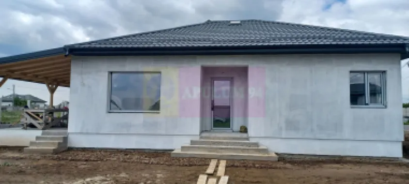 Săbăreni, casă nouă parter 137 mp, curte 400 mp