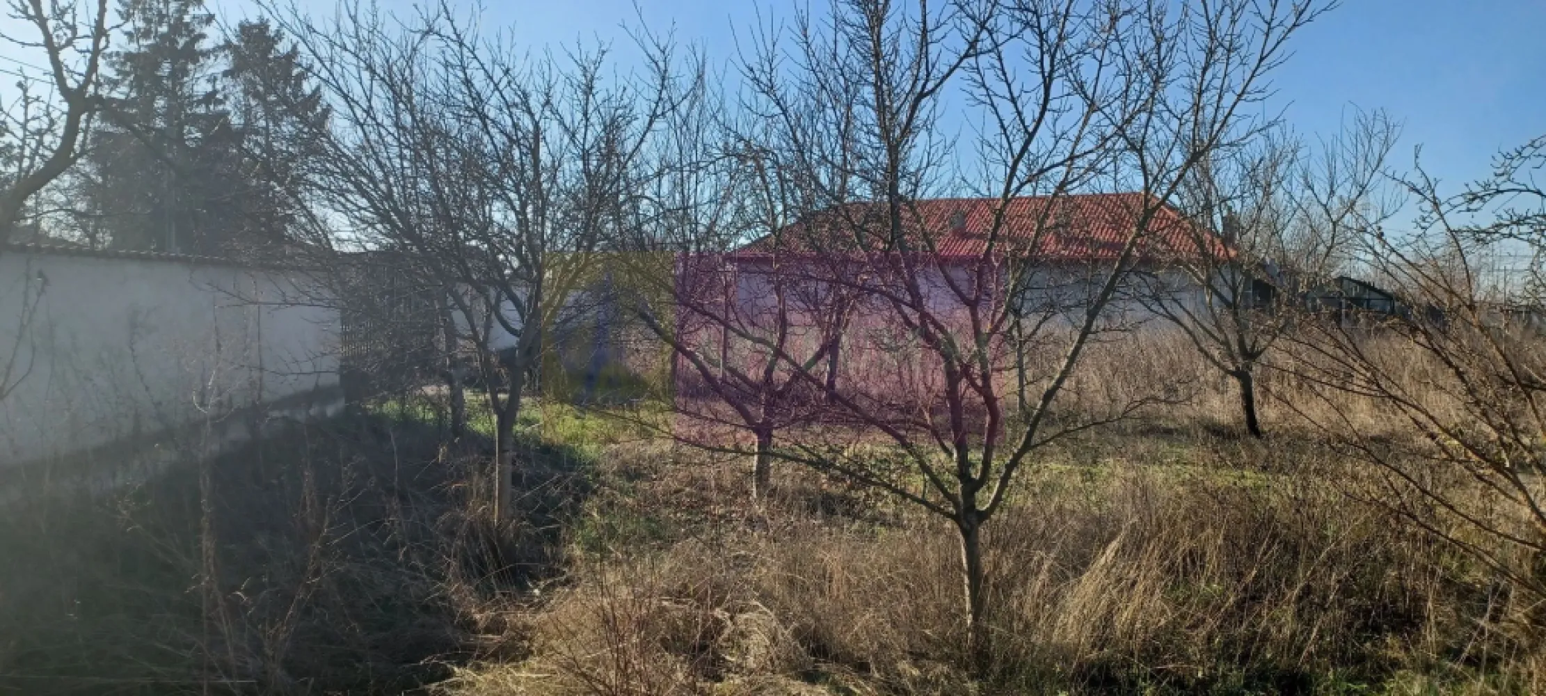 Săbăreni, teren construibil 2040 mp, stradal cu utilităti - Teren intravilan curti-construcții cu suprafața de 2040 mp, situat în Săbăreni, pe DJ602, cu 41 m front stradal.
Destinații potrivite: constructii comerciale sau locuințe. Rețelele de energie electrică si de gaze naturale sunt lângă teren. Preț 117.000 EUR, negociabil. Nu se plătește TVA sau comision
