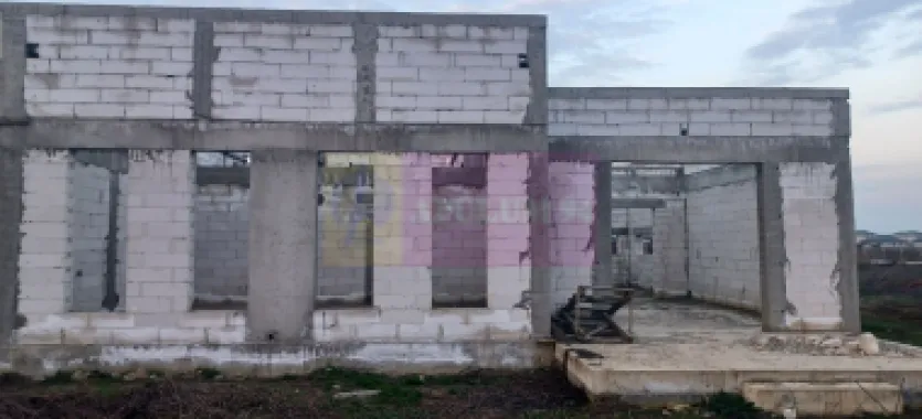 Săbăreni, casă la rosu 116 mp utili, curte 607 mp