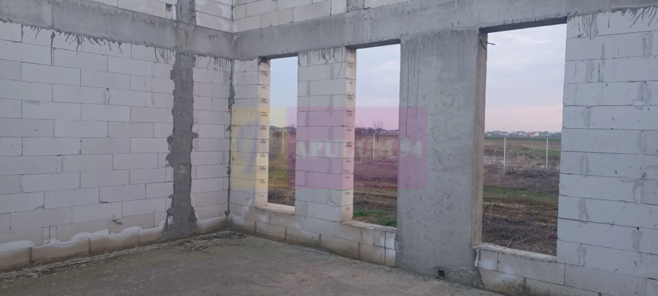 Săbăreni, casă la rosu 116 mp utili, curte 607 mp