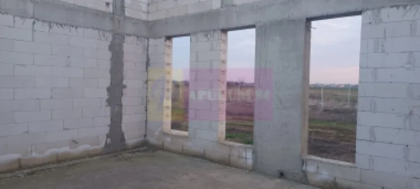Săbăreni, casă la rosu 116 mp utili, curte 607 mp
