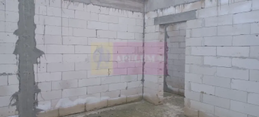Săbăreni, casă la rosu 116 mp utili, curte 607 mp