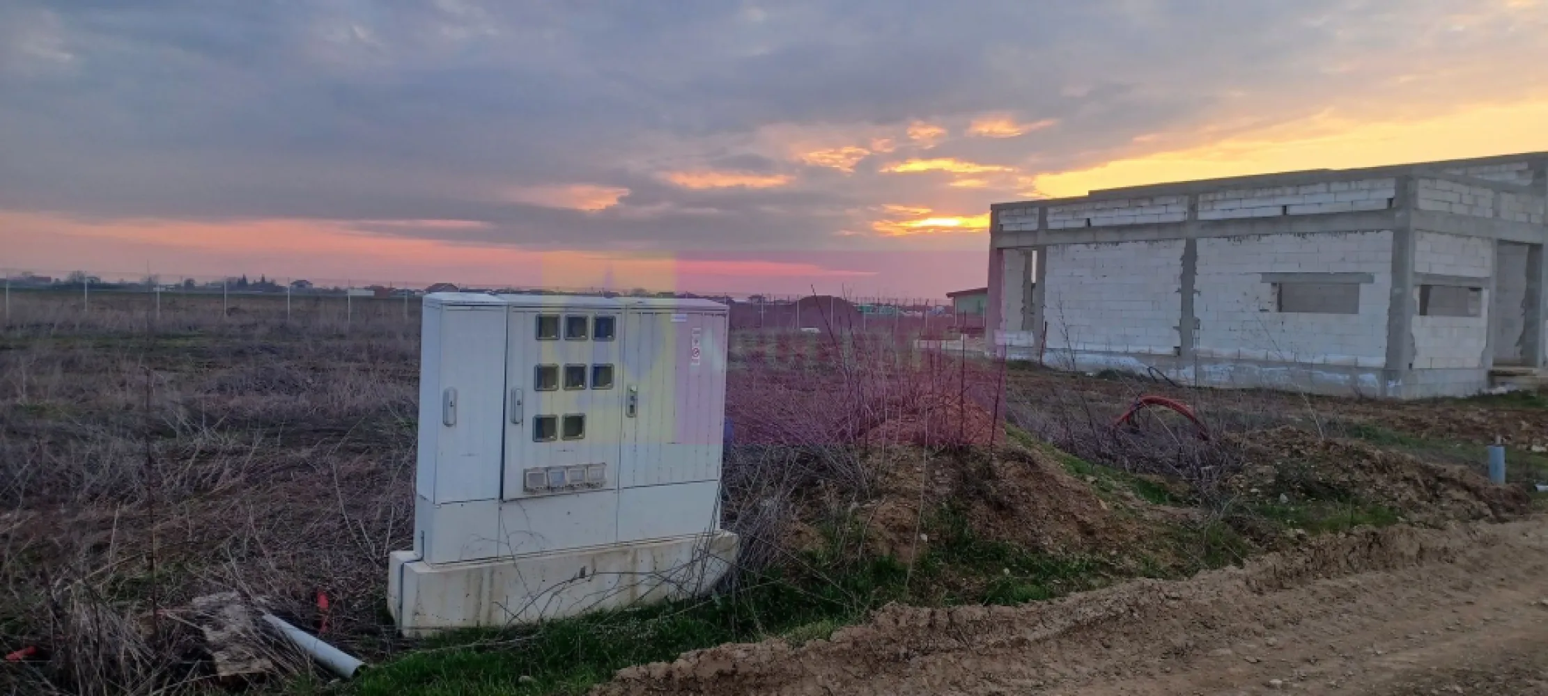 Săbăreni, casă la rosu 116 mp utili, curte 607 mp