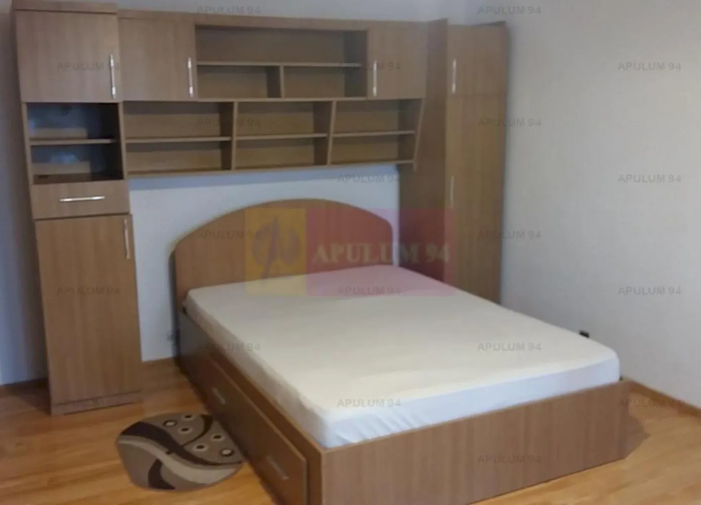 Inchiriere garsoniera zona Mihai Bravu-Vitan-Mall - Compania Imobiliara Apulum94 va prezinta spre inchiriere o garsoniera amplasata in zona Mihai Bravu-Vitan. intersectie cu Agatha Barsescu. Garsoniera este decomandata, foarte spatioasa-40mp-, amenajata cu gresie faianta, parchet, termopan, mobilata si utilata, este amplasata in bloc mixt. Blocul este reabilitat termic. In proximitate se afla statie de metrou, transport STB, liceu, scoala generala, gradinita, hypermarket-ul Kaufland, Mcdonald*s, piata. La 2 statii de tramvai se afla Mall- Vitan..