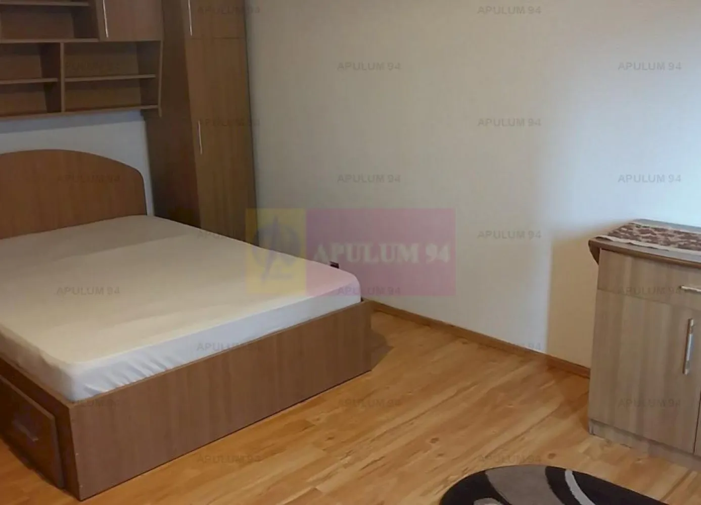 Inchiriere garsoniera zona Mihai Bravu-Vitan-Mall - Compania Imobiliara Apulum94 va prezinta spre inchiriere o garsoniera amplasata in zona Mihai Bravu-Vitan. intersectie cu Agatha Barsescu. Garsoniera este decomandata, foarte spatioasa-40mp-, amenajata cu gresie faianta, parchet, termopan, mobilata si utilata, este amplasata in bloc mixt. Blocul este reabilitat termic. In proximitate se afla statie de metrou, transport STB, liceu, scoala generala, gradinita, hypermarket-ul Kaufland, Mcdonald*s, piata. La 2 statii de tramvai se afla Mall- Vitan..