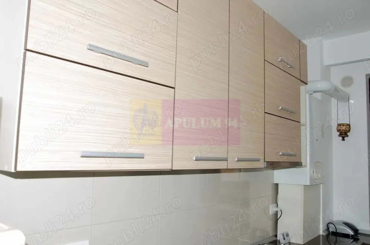 Vanzare apartament 2 camere Fundeni- Dobroesti - Compania Imobiliara Apulum94 va prezinta spre vanzare un apartament de 2 camere in zona Fundeni- Dobroesti.
Apartametul este la parter înalt (la demisol sunt apartamente) are centrala proprie schimbata in 2023 foarte putin folosita, aer conditionat, electrocasnice 2023 foarte putin folosite. bucatarie inchisa, balcon inchs, loc de parcare trecut in acte