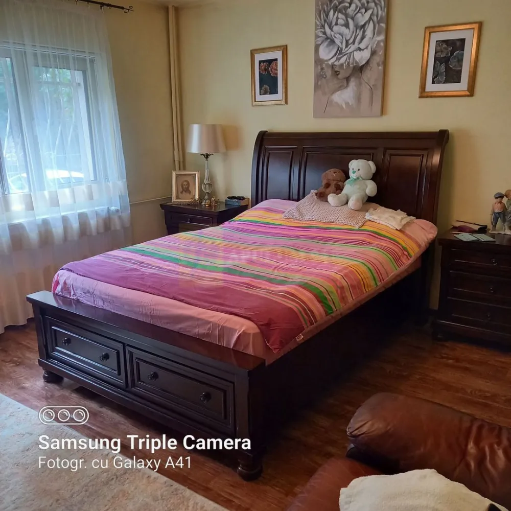 Vanzare apartament 2 camere Nerva Traian-adiacent - Vanzare apartament 2 camere- zona Nerva Traian, parter, decomandat, bucatarie open space, amenajat cu gresie, faianta, parchet, termopan, usa metalica, 59 mp, bloc din din 1990, reabilitat termic in 2022 Usile interioare si caloriferele au fost inlocuite. Amplasarea in zona centrala faciliteaza accesul imediat catre toate marile bulevarde ale Bucurestiului, precum: Bulevardul Unirii, Decebal, Nerva Traian, Mircea Voda. Se vinde cu bucataria mobilata