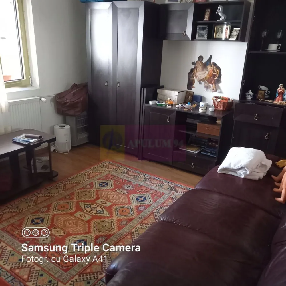 Vanzare apartament 2 camere Nerva Traian-adiacent - Vanzare apartament 2 camere- zona Nerva Traian, parter, decomandat, bucatarie open space, amenajat cu gresie, faianta, parchet, termopan, usa metalica, 59 mp, bloc din din 1990, reabilitat termic in 2022 Usile interioare si caloriferele au fost inlocuite. Amplasarea in zona centrala faciliteaza accesul imediat catre toate marile bulevarde ale Bucurestiului, precum: Bulevardul Unirii, Decebal, Nerva Traian, Mircea Voda. Se vinde cu bucataria mobilata