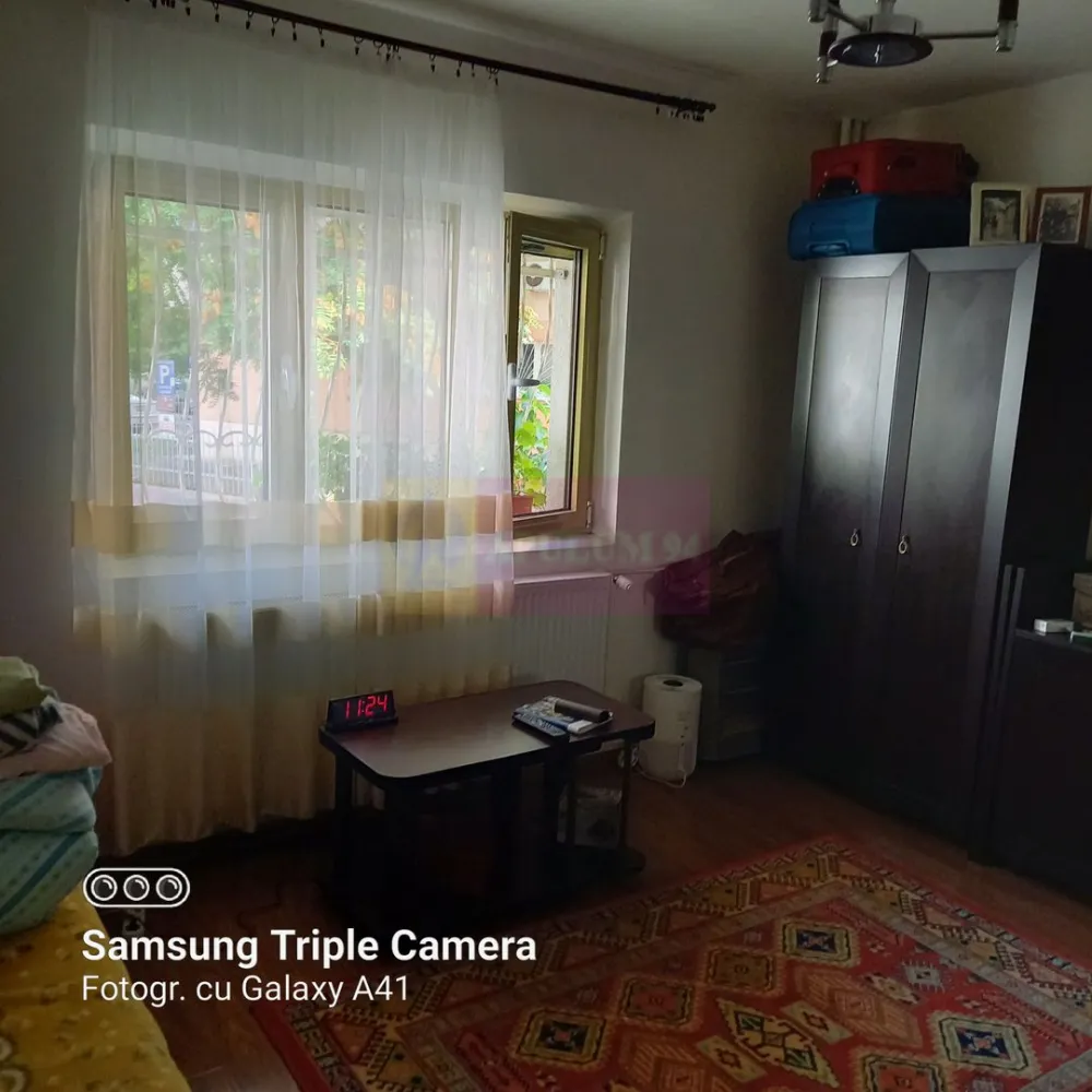 Vanzare apartament 2 camere Nerva Traian-adiacent - Vanzare apartament 2 camere- zona Nerva Traian, parter, decomandat, bucatarie open space, amenajat cu gresie, faianta, parchet, termopan, usa metalica, 59 mp, bloc din din 1990, reabilitat termic in 2022 Usile interioare si caloriferele au fost inlocuite. Amplasarea in zona centrala faciliteaza accesul imediat catre toate marile bulevarde ale Bucurestiului, precum: Bulevardul Unirii, Decebal, Nerva Traian, Mircea Voda. Se vinde cu bucataria mobilata