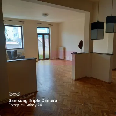 Apartament 5 camere Mitropolie