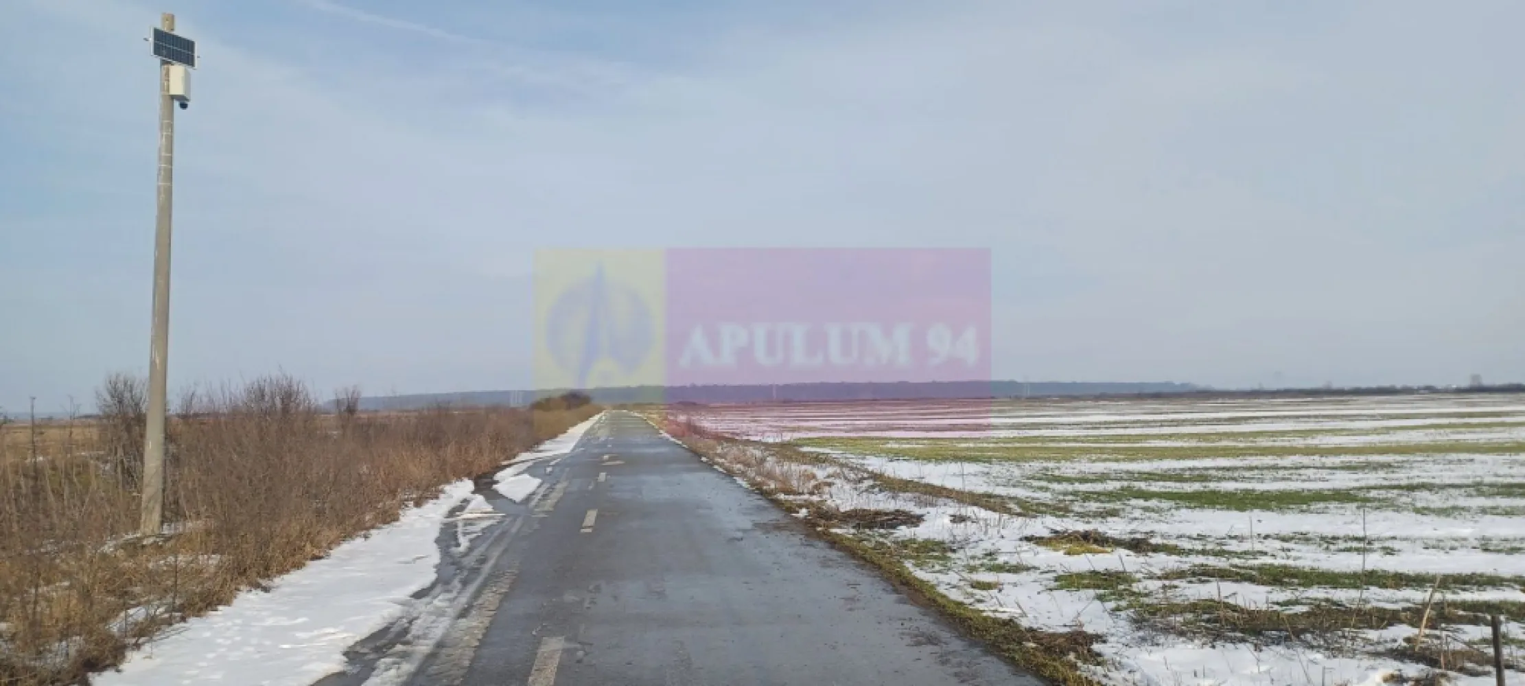 Cosoba, teren 7600 mp intravilan pe str Guliei - Terenul este situat în localitatea Cosoba, pe str Guliei, la aproximativ 450 m de Râul Dâmbovița. (spre Pădurea Cereanca, Gulia) Este intravilan construibil iar zona este destinată activitătilor productive de depozitare și servicii. Strada este asfaltată iar deschiderea terenului este de 27,5 m. Terenul are documentație cadastrală si este intabulat în Cartea Funciară. Preț 35.000 EUR, puțin negociabil