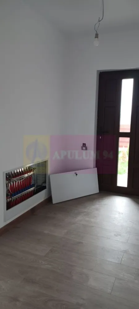 Săbăreni, casă nouă, 3 camere, 2 băi, bucătărie, terasă, pivniță