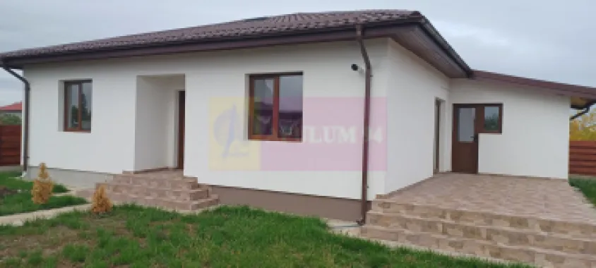 Săbăreni, casă nouă, 3 camere, 2 băi, bucătărie, terasă, pivniță