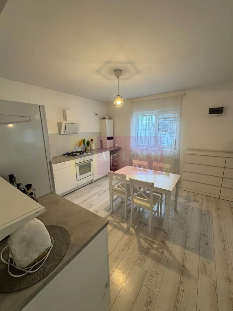 Casă 3 camere + dependințe, curte 380, Săbăreni