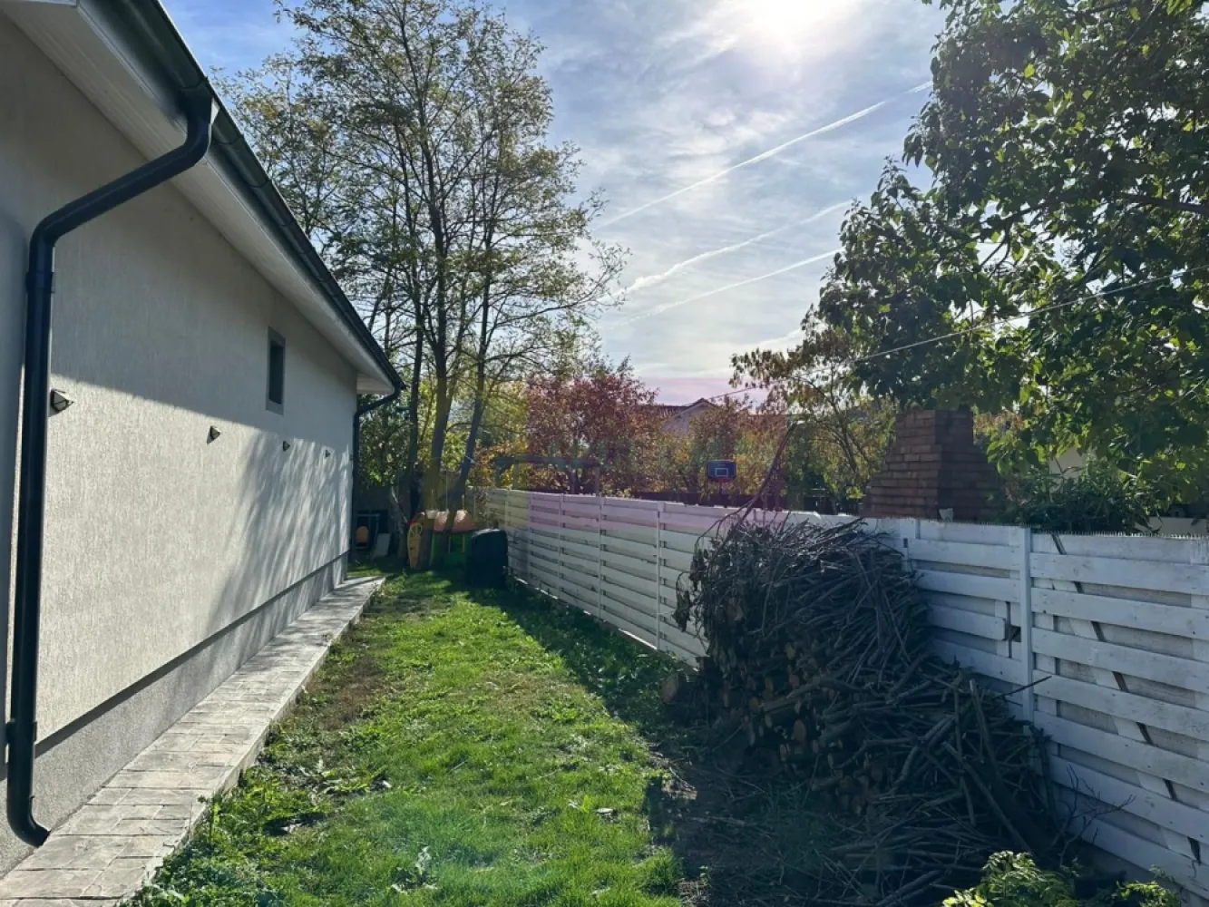 Casă 3 camere + dependințe, curte 380, Săbăreni