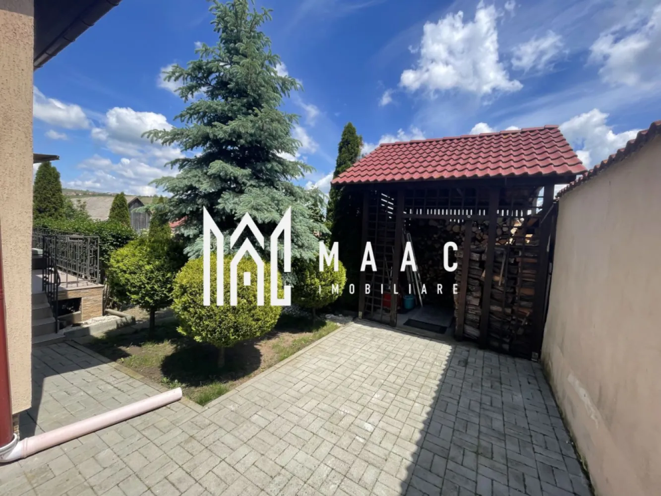 Casă complet mobilată cu teren 407 mp I garaj și foișor I Șura Mare