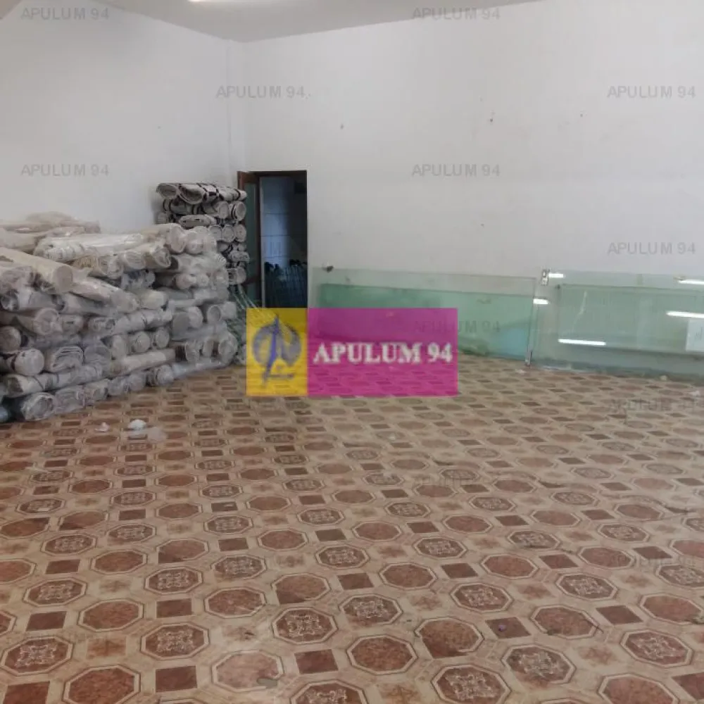 Vila zona Fundeni-Dobroiesti - Vanzare vila in zona Fundeni- Dobroiesti.Vila ete compusa din P+E+M, are 1402mp utili. Suprafata parterului este de 468mp, la etaj sunt 456mp, iar la mansrda sunt478mp. Suprafata totala a terenului este de 890mp.
Imobilul se afla aproape de Dragonul Rosu. Se preteaza pentru Institutie bancara, azil de batrani, sali de sport, club, gradinita, ateliere de croitorie, etc
Compania Imobiliara Apulum 94 va poate facilita obtinerea de credite imobiliare de la BCR, Alpha Bank sau Unicredit
