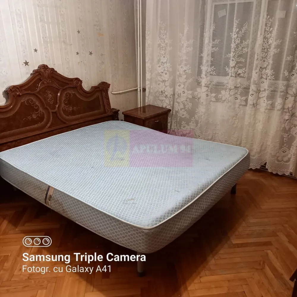 Vanzare apartament 3 camere zona Vitan Mall - Compania Imobiliara Apulum94 va ofera spre cumparare un apartament de 3 camere aflat in zona Mall-Vitan. Apartamentul este decomandat, are o suprafata totala de 75mp, 2 grupuri sanitare. trebuie amenajat complet. In proximitate se afla supermarket-ul Mall-Vitan, piata, gradinita, scoala, transport public