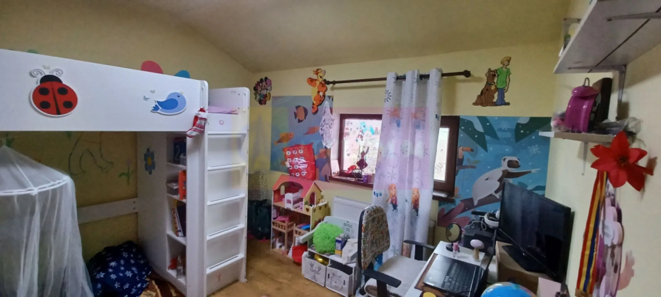 Săbăreni, casă 2011, P+M 4 camere + dependințe, curte 500 mp