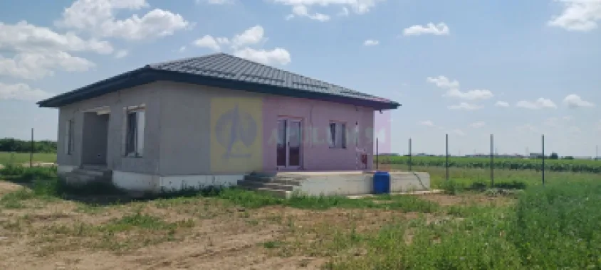 Casă nouă parter, 4 camere, curte 400mp, Săbăreni