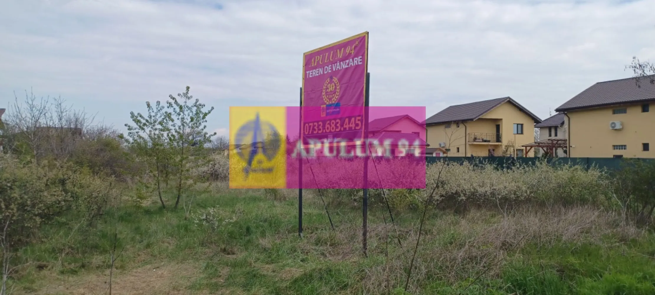 Săbăreni, teren intravilan 3767 mp, cu utilităti - Terenul este situat în Comuna Săbăreni, la aproximativ 11 km de intrarea în Bucuresti prin Militari sau prin Chitila. Terenul este intravilan, cu destinatie rezidențială, are suprafața de 3767 mp și 17 m front stradal. Reteaua de gaze si cea de energie electrică sunt pe stradă, lângă teren. Pret 75.000 EUR