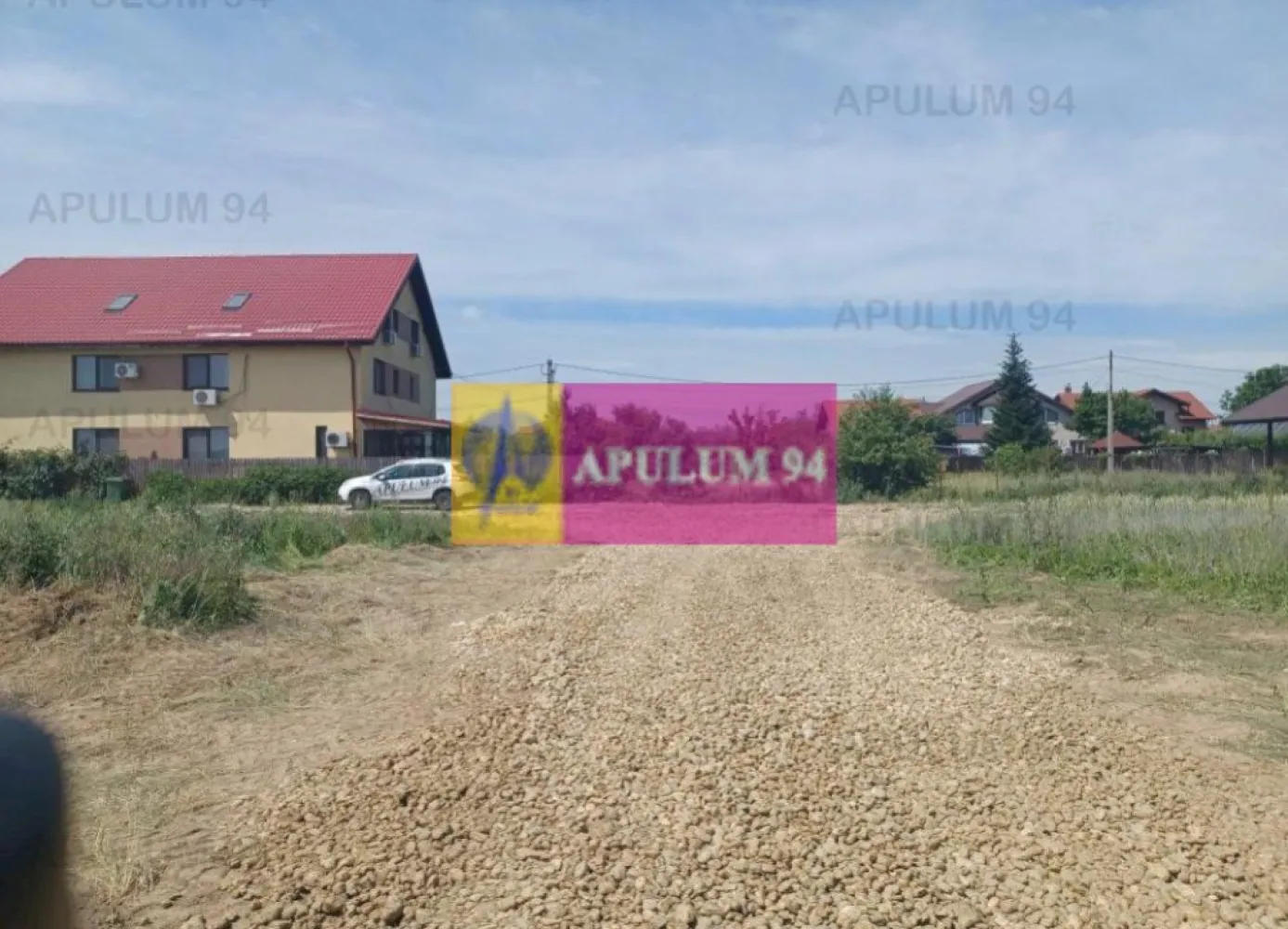 Gulia, lot de casa 528 mp, cu utilități în apropiere - În partea nord-vestică a Bucurestiului, în localitatea Gulia, în apropierea pădurii, intr-o zonă rezidențială nouă. Terenul este intravilan curti-constructii si are 528 mp, cu 22 m front stradal + 80 mp cota indiviză de drum. Curent, gaze, apă si canalizare la 130 m. Pret 16.000 EUR, comision 0