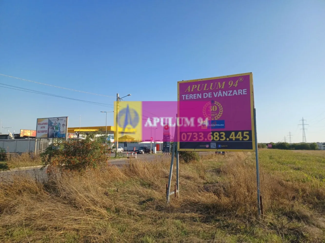 Săbăreni, teren intravilan construibil 3 ha, pe DJ602 - Teren intravilan cu destinatie mixtă: locuinte si/sau activităti comerciale
Este situat pe DJ602 (Str Principală) între Pădurea Râioasa si Săbăreni, vis-a-vis de benzinăria Rompetrol. Terenul are 93 m Front Stradal. Nu se vinde dezmembrat; doar integral. Pret 22 EUR/mp, 660.000 EUR