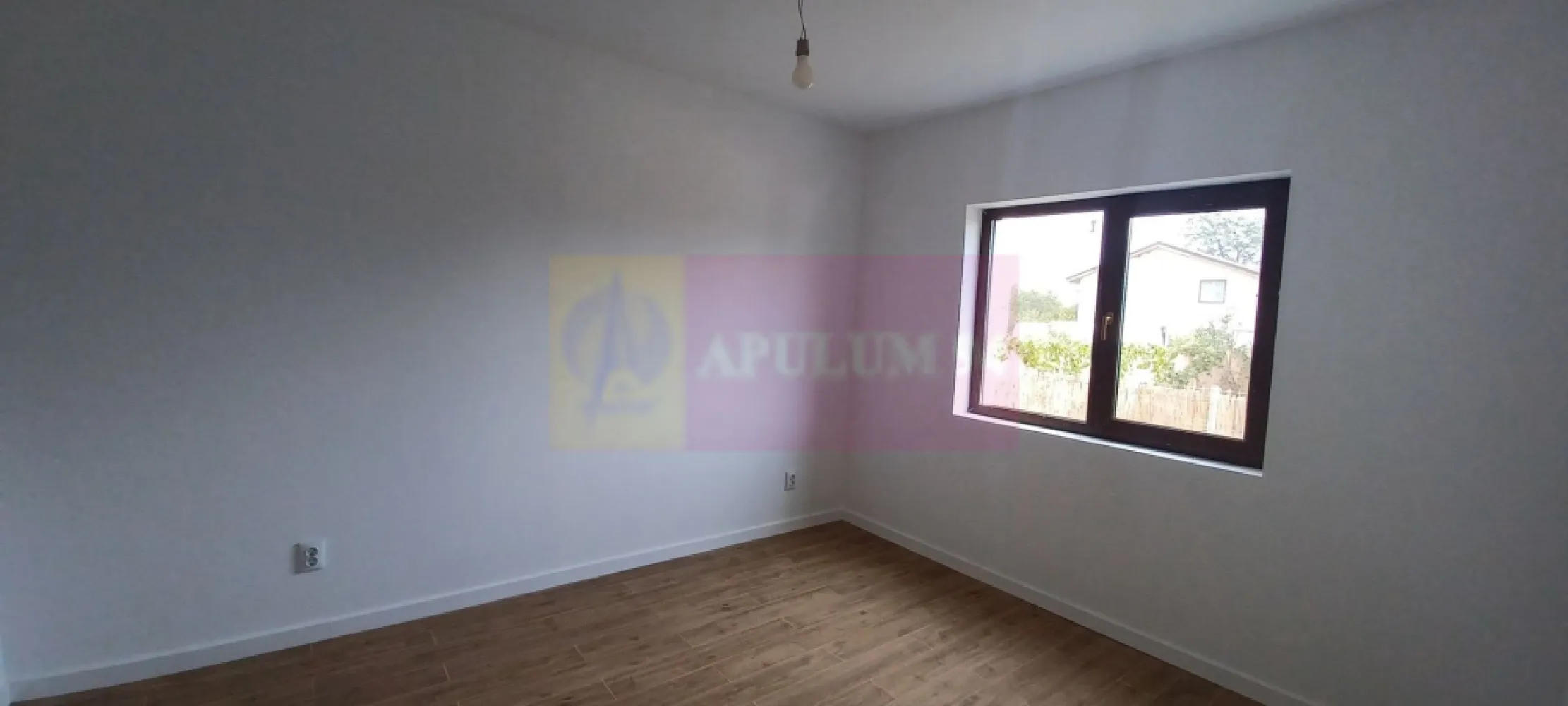 Săbăreni, casă nouă tip parter, cu pod mansardabil
