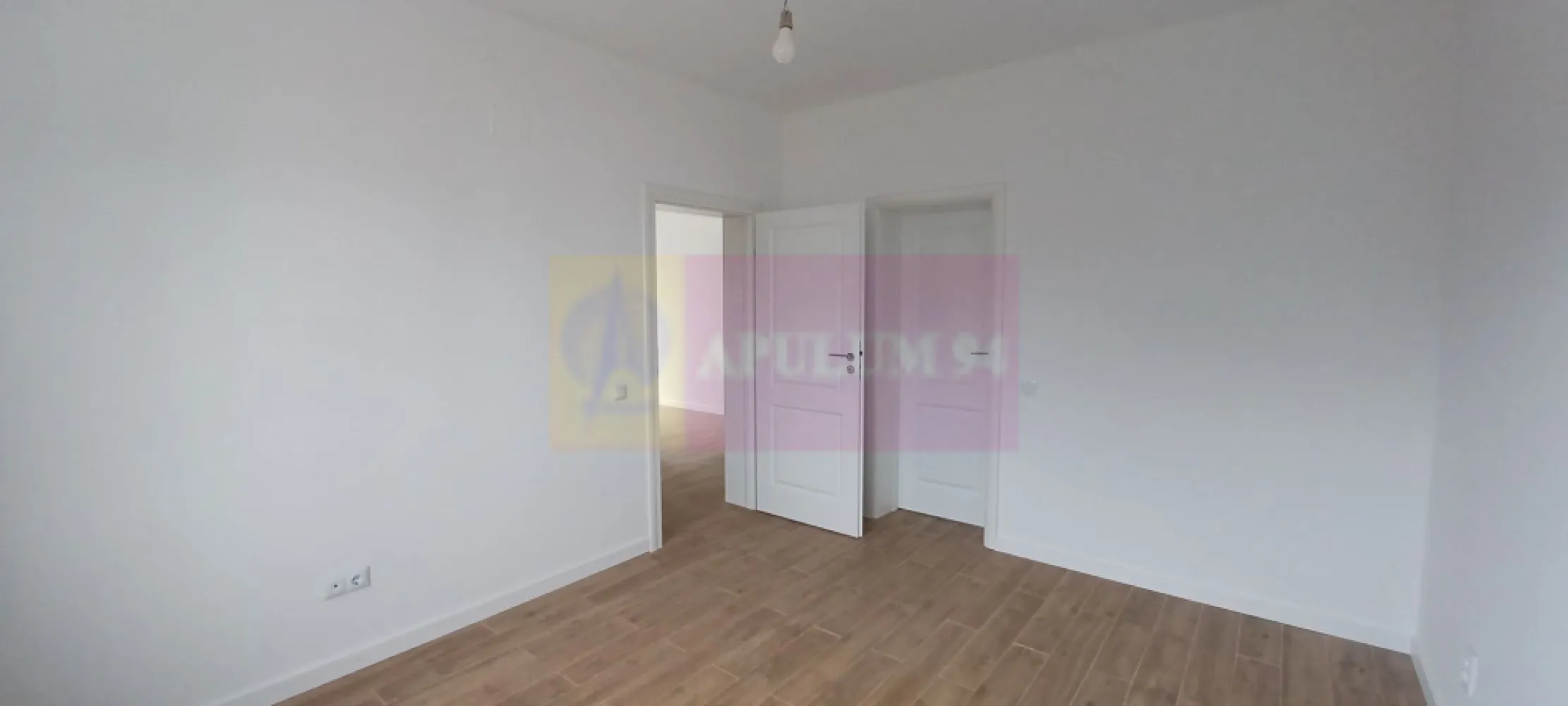 Săbăreni, casă nouă tip parter, cu pod mansardabil