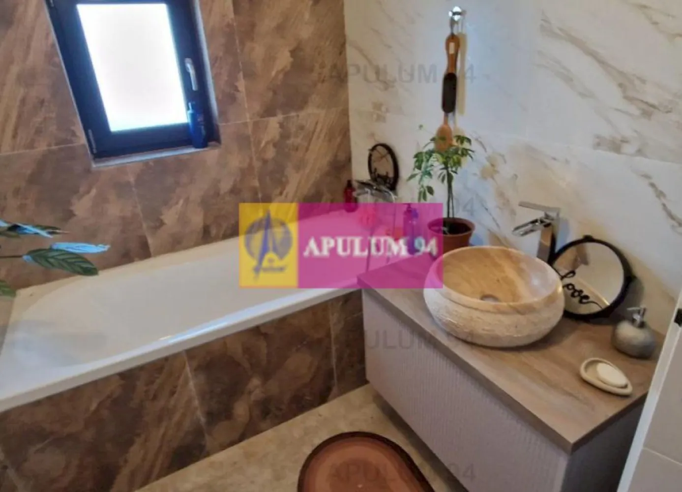 Gulia, casă 4 camere parter, 107 mp utili, curte 500, între 2 păduri - În partea de NV a Bucurestilului, prin Chitila si DN7, în localitatea Gulia, între Pădurea Râioasa, si Pădurea Cereanca, într-o zonă rezidențială nouă. Casă tip parter din caramidă portantă cu structură din beton armat, alcătuită din Living de 35 mp, bucătărie 13 mp, 3 dormitoare de 16 mp, 14 mp si 11 mp, 2 bai de 6,5 si 4,5 mp, hol, cameră tehnică 6 mp si terasă acoperită de 24 mp. Casa este izolată cu polistiren si vată minerală, are ferestre Salamander cu geamuri tripan, este acoperită cu tiglă metalică mată de 0,5 mm. Instalatie electrică, sanitară, termică, încălzire în pardoseală, centrală pe gaze în condensație. Gresia, faianța, parchetul, obiectele sanitare si usile interioare, pot fi alese de cumpărător. Următoarea casa va fi disponibilă în luna Mai 2026. Preț 145.000 EUR, cu TVA inclus. Nu se plătește comision.