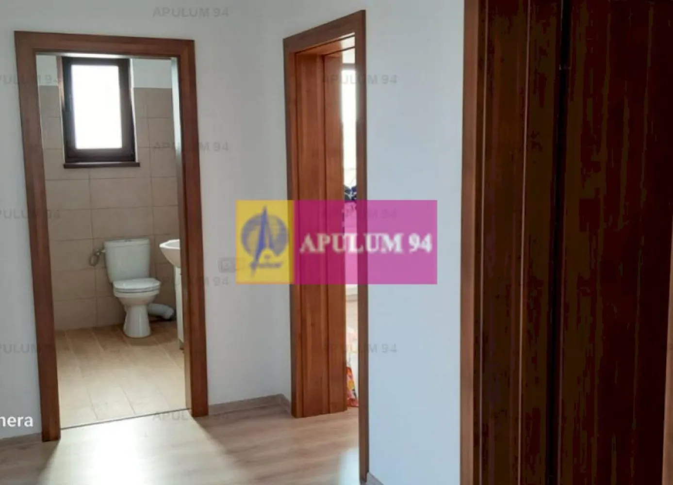 Casă nouă parter 136 mp, curte 500 mp, Săbăreni - Prin Chitila, DN7 Bucuresti-Târgovişte, Pădurea Râioasa, sau prin Militari, Chiajna, Dragomiresti, în localitatea Săbăreni, într-o zonă rezidentială nouă, casa 3 camere, bucatarie, 2 băi, hol, terasă 18 mp si pivnită 12 mp. Structura: fundatie, stâlpi, grinzi si placă din beton armat, zidărie din cărămidă de 24 cm, termoizolatie de 15 cm cu EPS 80, vopsea decorativă siliconată. Podul este înalt, luminat (Velux), izolat termic iar accesul se face cu o scară modulară metalică, din hol. Casa va fi acoperită cu tiglă metalică mată de 0,5 mm; ferestre Salamander 5 camere, cu geamuri tripan, inclusiv cu glafuri interior si exterior. Instalatie electrică din cupru, centrală termică pe gaze în condensatie, calorifere inox (optional încălzire în pardoseală) instalatii si obiecte sanitare Romstal. Se vinde racordată la utilitati si complet finisată, inclusiv gresie, faiantă, parchet, usi, obiecte sanitare..., la cheie. Curte 500 mp, împrejmuită si amenajată, trotuare, alei de acces. Casa va disponibilă în luna Octombrie 2026. Pret 139.000 EUR, comision 0.