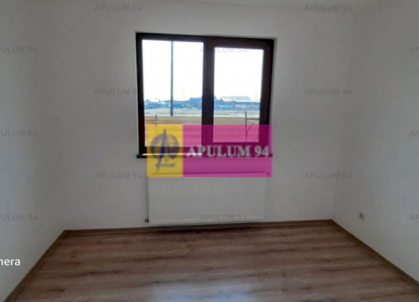 Casă nouă parter 136 mp, curte 500 mp, Săbăreni - Prin Chitila, DN7 Bucuresti-Târgovişte, Pădurea Râioasa, sau prin Militari, Chiajna, Dragomiresti, în localitatea Săbăreni, într-o zonă rezidentială nouă, casa 3 camere, bucatarie, 2 băi, hol, terasă 18 mp si pivnită 12 mp. Structura: fundatie, stâlpi, grinzi si placă din beton armat, zidărie din cărămidă de 24 cm, termoizolatie de 15 cm cu EPS 80, vopsea decorativă siliconată. Podul este înalt, luminat (Velux), izolat termic iar accesul se face cu o scară modulară metalică, din hol. Casa va fi acoperită cu tiglă metalică mată de 0,5 mm; ferestre Salamander 5 camere, cu geamuri tripan, inclusiv cu glafuri interior si exterior. Instalatie electrică din cupru, centrală termică pe gaze în condensatie, calorifere inox (optional încălzire în pardoseală) instalatii si obiecte sanitare Romstal. Se vinde racordată la utilitati si complet finisată, inclusiv gresie, faiantă, parchet, usi, obiecte sanitare..., la cheie. Curte 500 mp, împrejmuită si amenajată, trotuare, alei de acces. Casa va disponibilă în luna Octombrie 2026. Pret 139.000 EUR, comision 0.