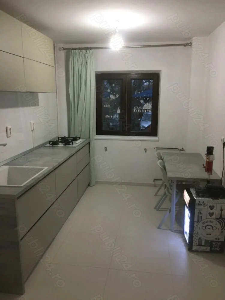 4 camere parter, acces exterior ( sos. Berceni ) - 130.000 la plata cash, preț fix 

Agențiile nu deranjați, nu colaborez ! CLAR

4 camere, decomandat, 83Mp utili + 14mp teren in acte cota indiviza, 
parter p+8 cu intrare separată , 
scara exterioara proprie schimbare destinație, 
posibilitate 2 balcoane similare celor de pe verticala. 
Acces pe 2 cai in apartament,
Usi metalice exterioare de calitate, acces pe 2 cai in scara blocului ( constructie 1986 solida ) monitorizare video,boxe subsol libere. 
3 camere cu gresie Spania - 1m 1m, hol+ living - parchet lemn masiv. 
Bucătăria foarte spațioasă, 
Wc serviciu + baia mare lux, ambele toalete au geamuri mari pt aerisire
Încălzire RADET. 
Termopane noi. 
Instalatii electrice sanitare schimbate recent.
Se vinde gol sau doar cu mobilier de bucatarie.
Mega Image, Lidl, Kaufland, scoala, gradinita, biserica, 3 spitale in zona, loc de joaca pentru copii peste strada, 4-5min de metrou si piata. 
Stalpi si pereti din beton (de rezistenta) de 20cm grosime.