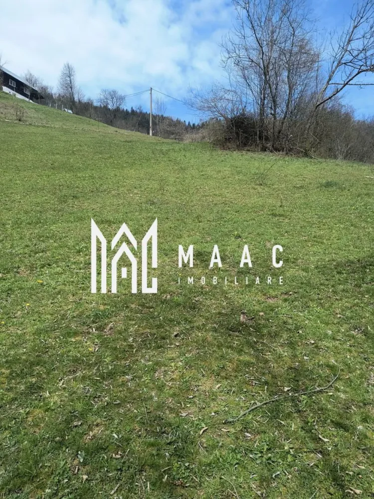Un colt de rai in Apuseni I viața ca pe vremuri - MAAC Imobiliare vă propune o proprietate deosebită situată în Comuna Bistra, județul Alba, în satul Ștefanca, ideală pentru cei care caută liniște, natură și autenticitate în inima Munților Apuseni. Terenul generos, cu o suprafață de 1850 de metri pătrați, oferă multiple posibilități de utilizare, fie pentru locuire permanentă, fie pentru casă de vacanță sau investiție într-o zonă cu potențial turistic în creștere.

Pe proprietate se află o casă veche construită din bârne de brad, specifică zonei, ce păstrează farmecul tradițional și poate fi restaurată sau valorificată într-un proiect autentic. Accesul către proprietate este facil, iar prezența electricității reprezintă un avantaj important pentru viitoarele amenajări sau dezvoltări.

-suprafață teren: 1850 mp
-casă veche din bârne de brad
-utilitate: electricitate
-acces facil

Pentru mai multe detalii sau pentru programarea unei vizionări, vă rugăm să menționați numărul CP3036006 la telefon.