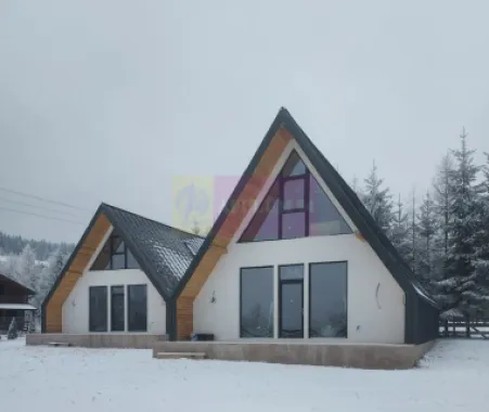 Vila A Frame de vanzare in Valea Doftanei