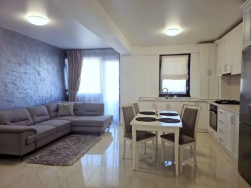De vanzare - apartament cu 2 camere, Micro 17, bloc Roka - 139000 euro
