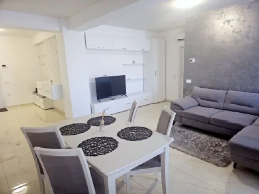De vanzare - apartament cu 2 camere, Micro 17, bloc Roka - 139000 euro