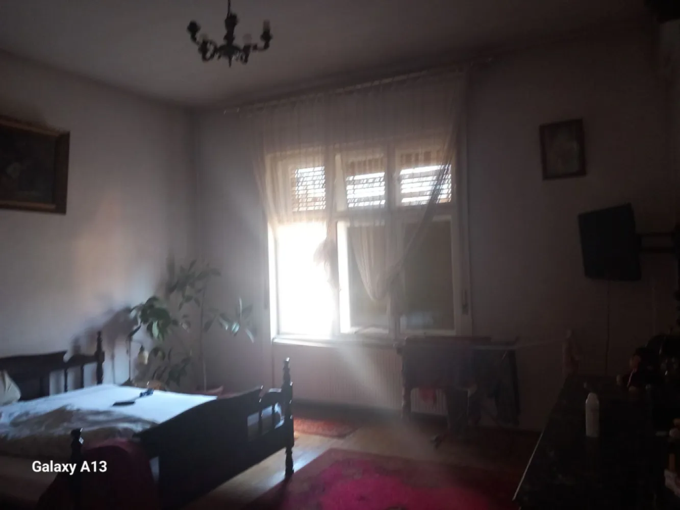 Ag BRASADAS vinde casa 4 camere cu teren 8 ari in zona CENTRALA. - Agenția BRASADAS vinde casa 4 cam teren 9 ari în zona CENTRALA.
