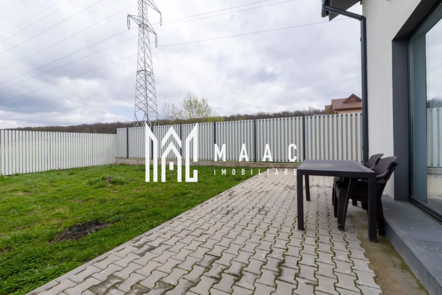 Casa 4 camere | 90 mpu | curte 265 mpu | 2 Parcari | 2 Bai