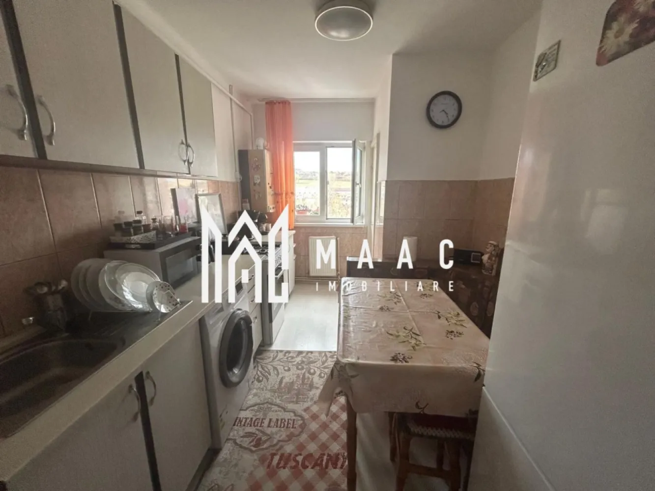 Apartament 3 Camere I Decomandat I 2 Bai I Etaj 2 I Cisnadie