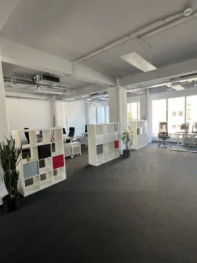 Spatiu comercial 2 etaje autorizate ISU 470 mp utili zona Lazaret