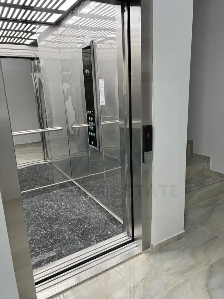 Spatiu comercial 2 etaje autorizate ISU 470 mp utili zona Lazaret