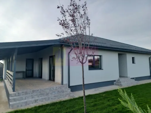 Casă nouă parter 162 mp, curte 504 mp, Săbăreni